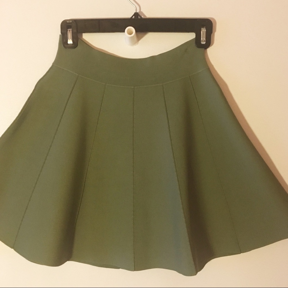 Flirty skirt, nice thick stretchy material